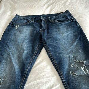 Men’s distressed jeans